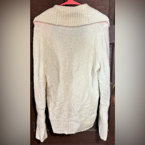 Cowl Neck/Off-The-Shoulder Sweater, Pom-Pom Beanie, and Gloves Set - Picture 3 of 6